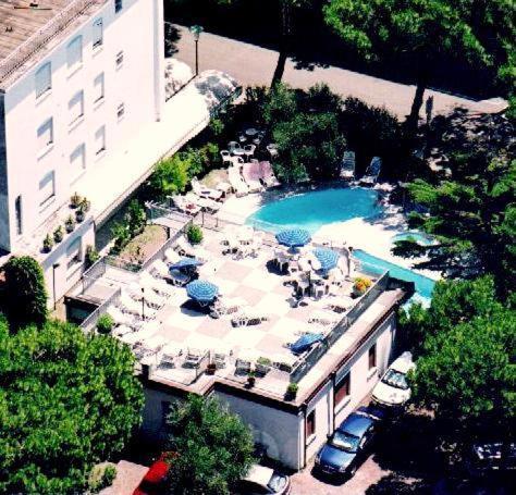 Hotel Manzoni Lido di Jesolo Exterior photo