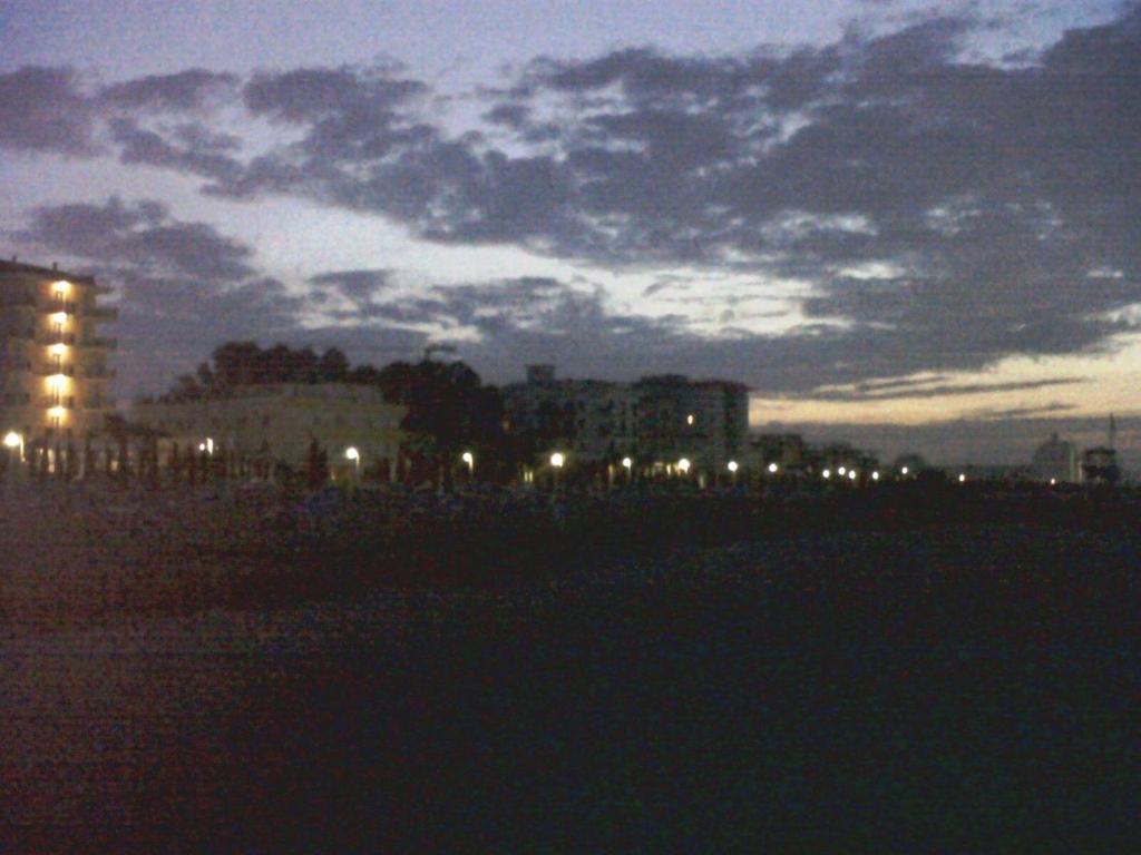 Hotel Manzoni Lido di Jesolo Exterior photo