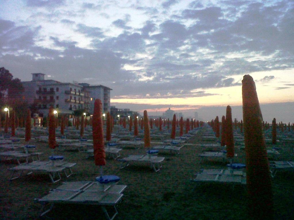 Hotel Manzoni Lido di Jesolo Exterior photo