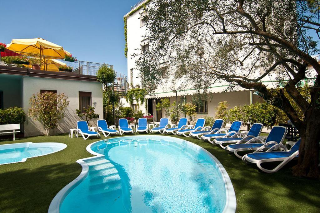 Hotel Manzoni Lido di Jesolo Exterior photo