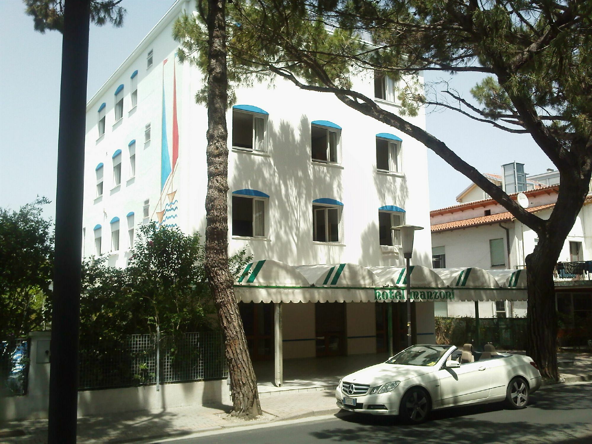 Hotel Manzoni Lido di Jesolo Exterior photo